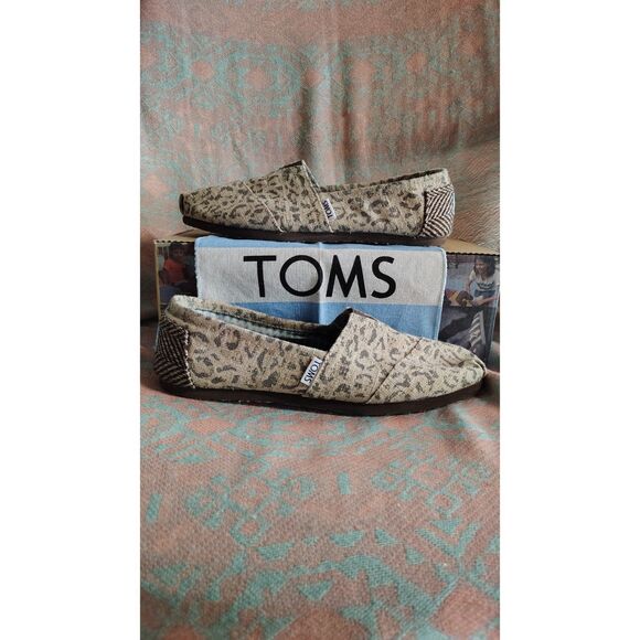 Toms Women's Classics Brown Snow Leopard Flats Size 8.5 - Picture 1 of 7